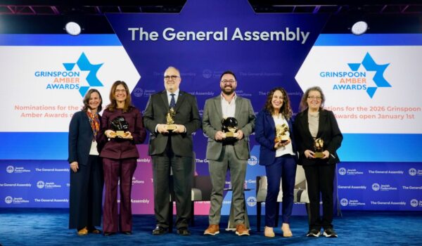 Grinspoon-Award-Recipeints-hold-their-awards-during-the-Tuesday-Plenary